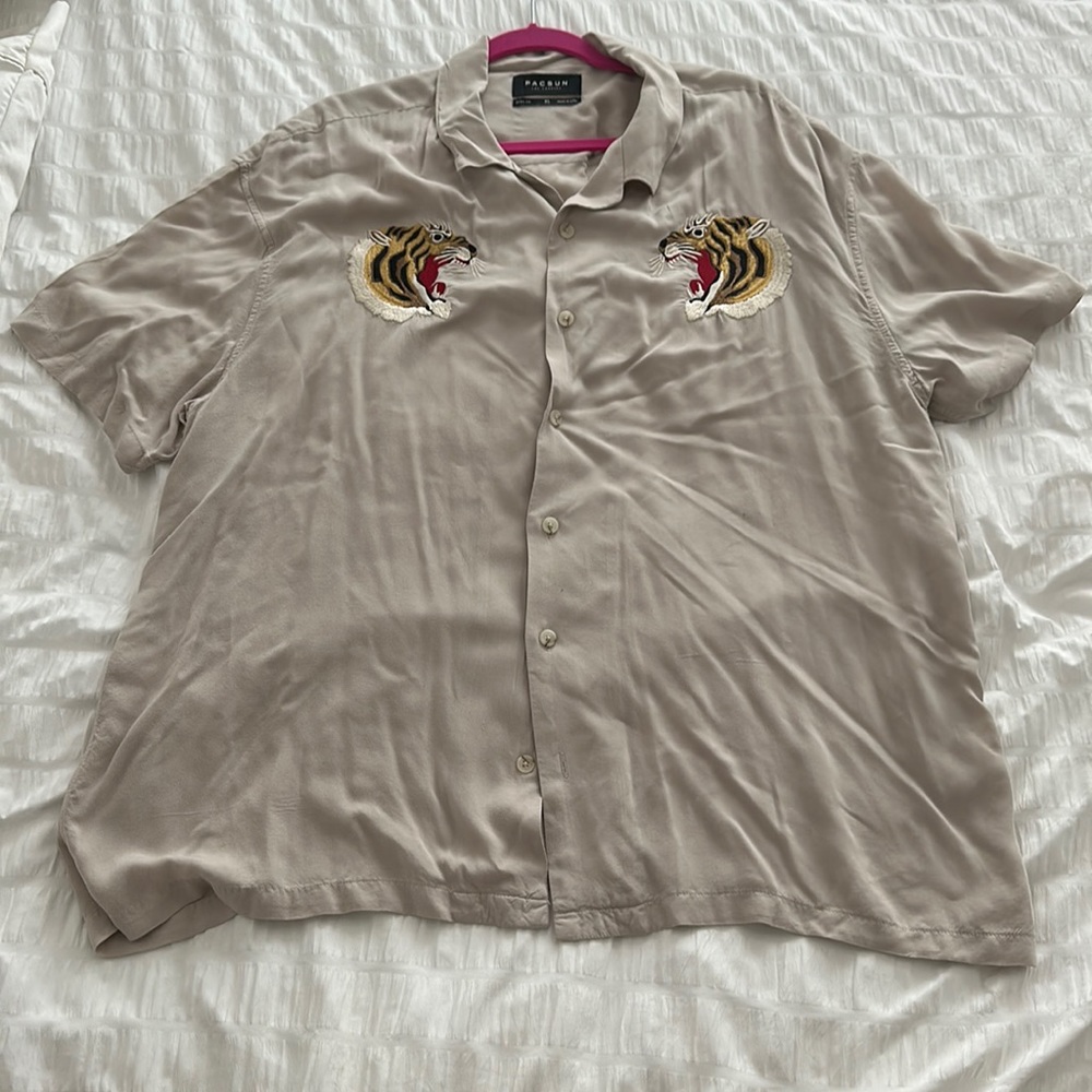 PACSUN Men’s Tiger Button Down